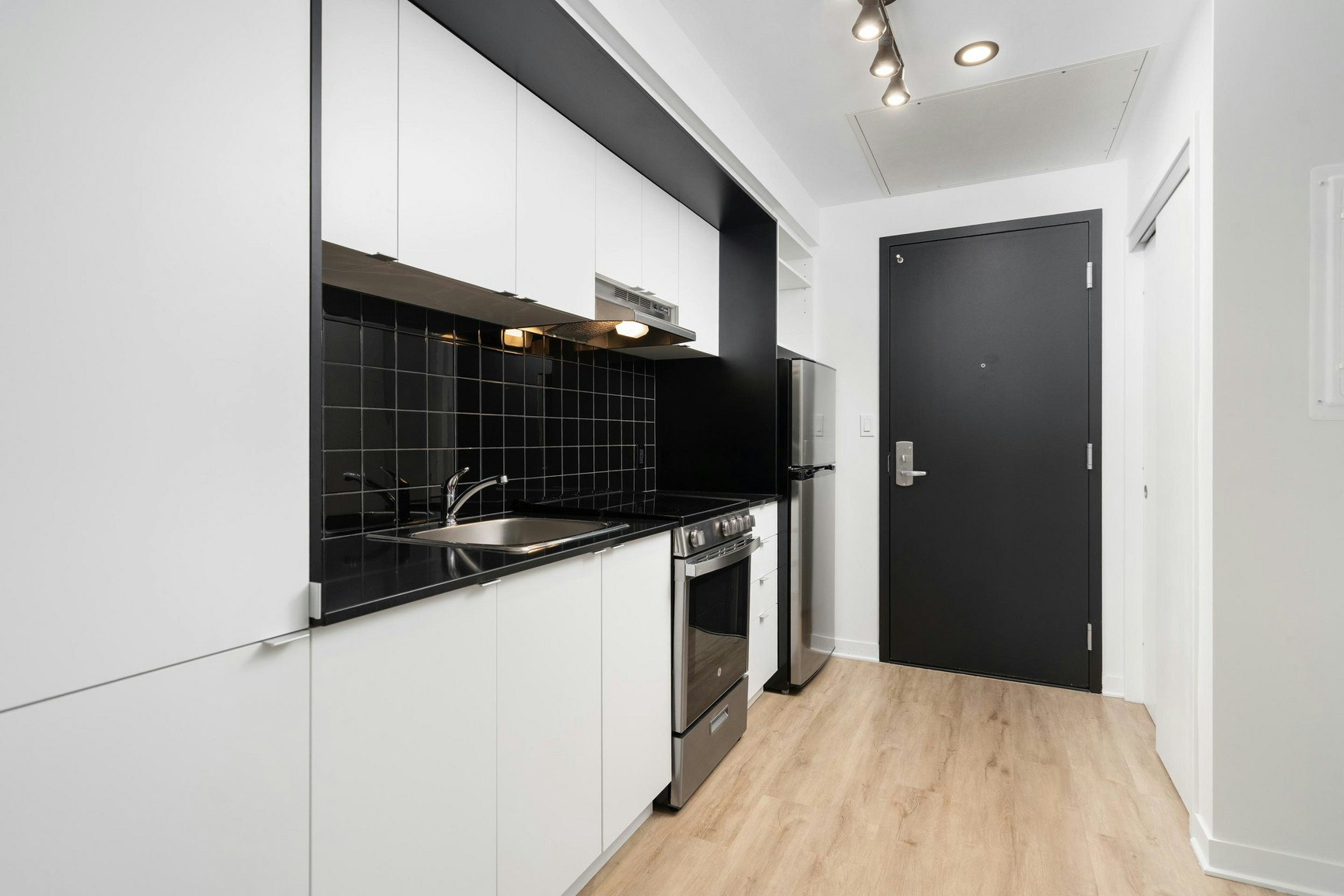 204-1950 Sherbrooke W, Montréal, QC, H3H 1E3 - 12