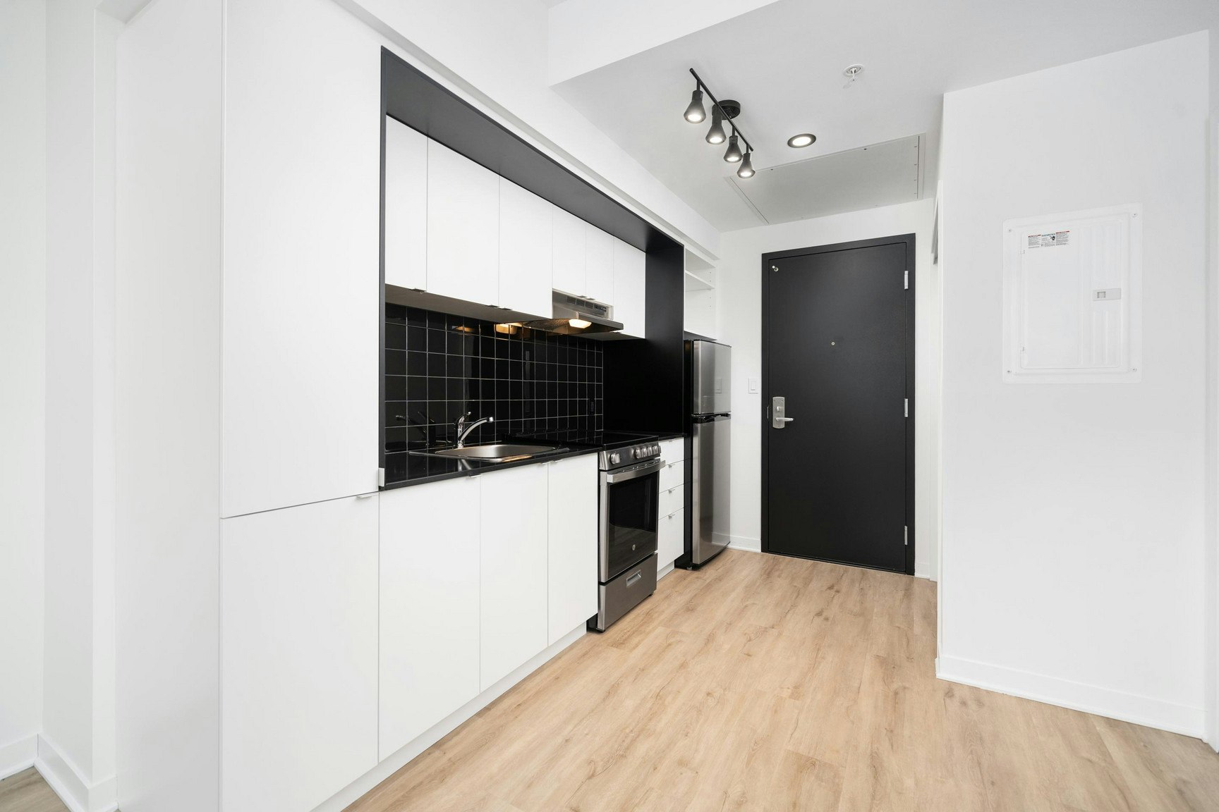 204-1950 Sherbrooke W, Montréal, QC, H3H 1E3 - 10