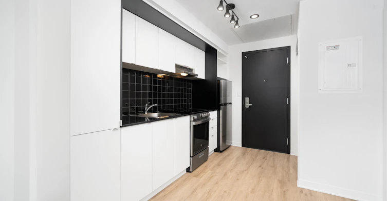 204-1950 Sherbrooke W, Montréal, QC, H3H 1E3 - 10