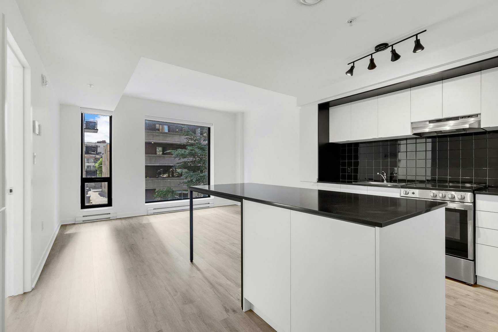 209-1950 Sherbrooke W, Montréal, QC, H3H 1E3 - 3