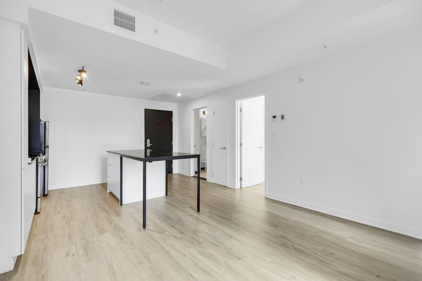 209-1950 Sherbrooke W, Montréal, QC, H3H 1E3 - 4