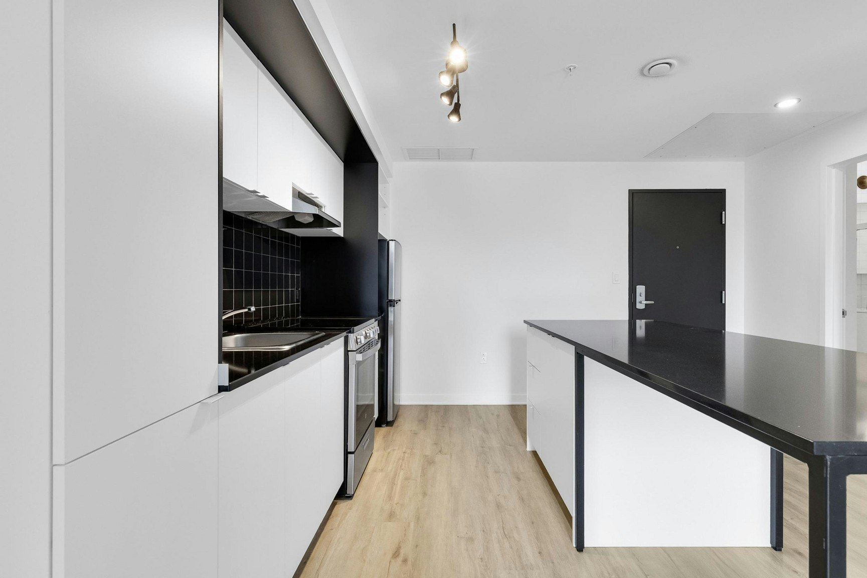 209-1950 Sherbrooke W, Montréal, QC, H3H 1E3 - 7