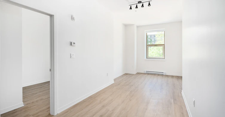 105-1950 Sherbrooke W, Montréal, QC, H3H 1E3