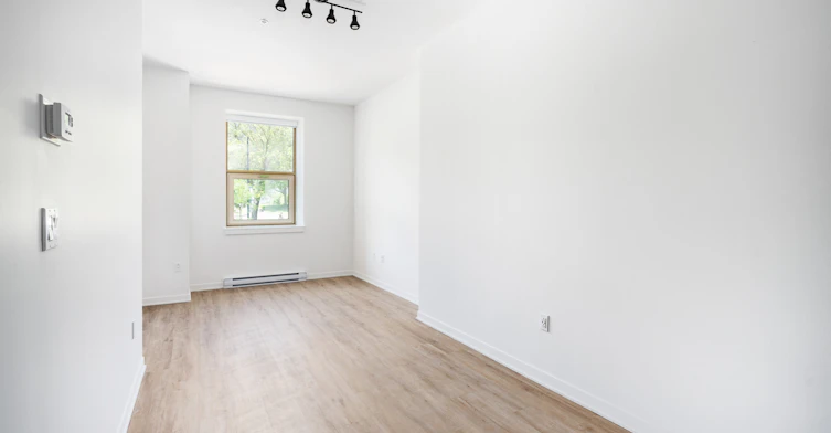 105-1950 Sherbrooke W, Montréal, QC, H3H 1E3 - 3