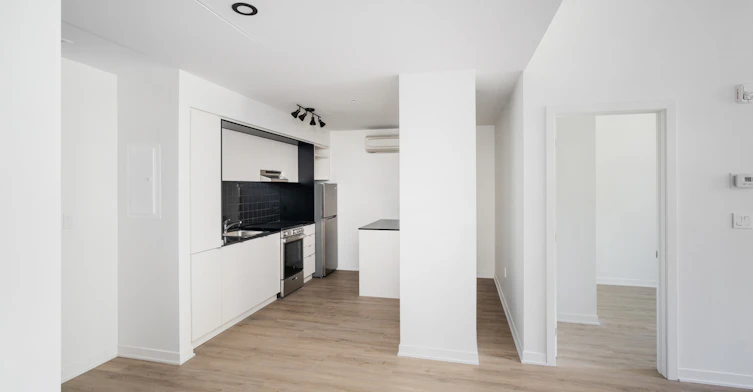 105-1950 Sherbrooke W, Montréal, QC, H3H 1E3 - 2