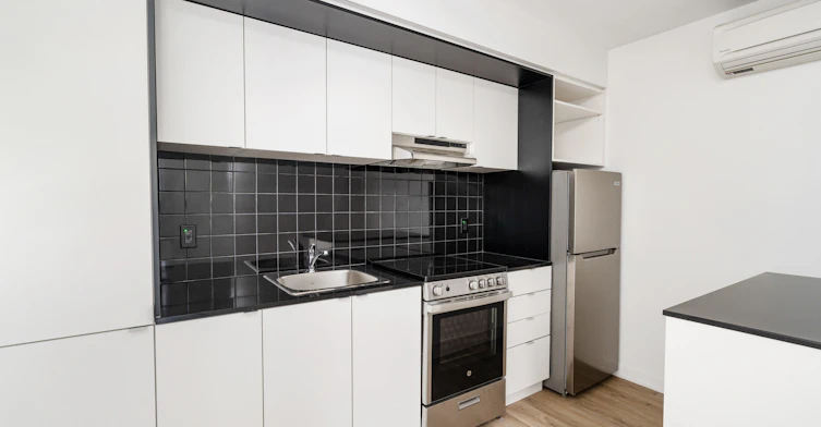 105-1950 Sherbrooke W, Montréal, QC, H3H 1E3 - 9