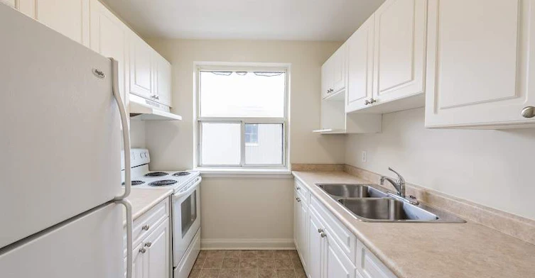 107 Grand Avenue, London, ON, N6C 1M3 - 4