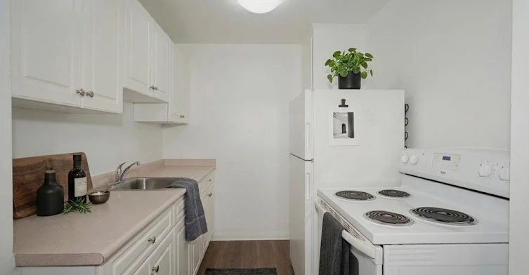 107 Grand Avenue, London, ON, N6C 1M3 - 2
