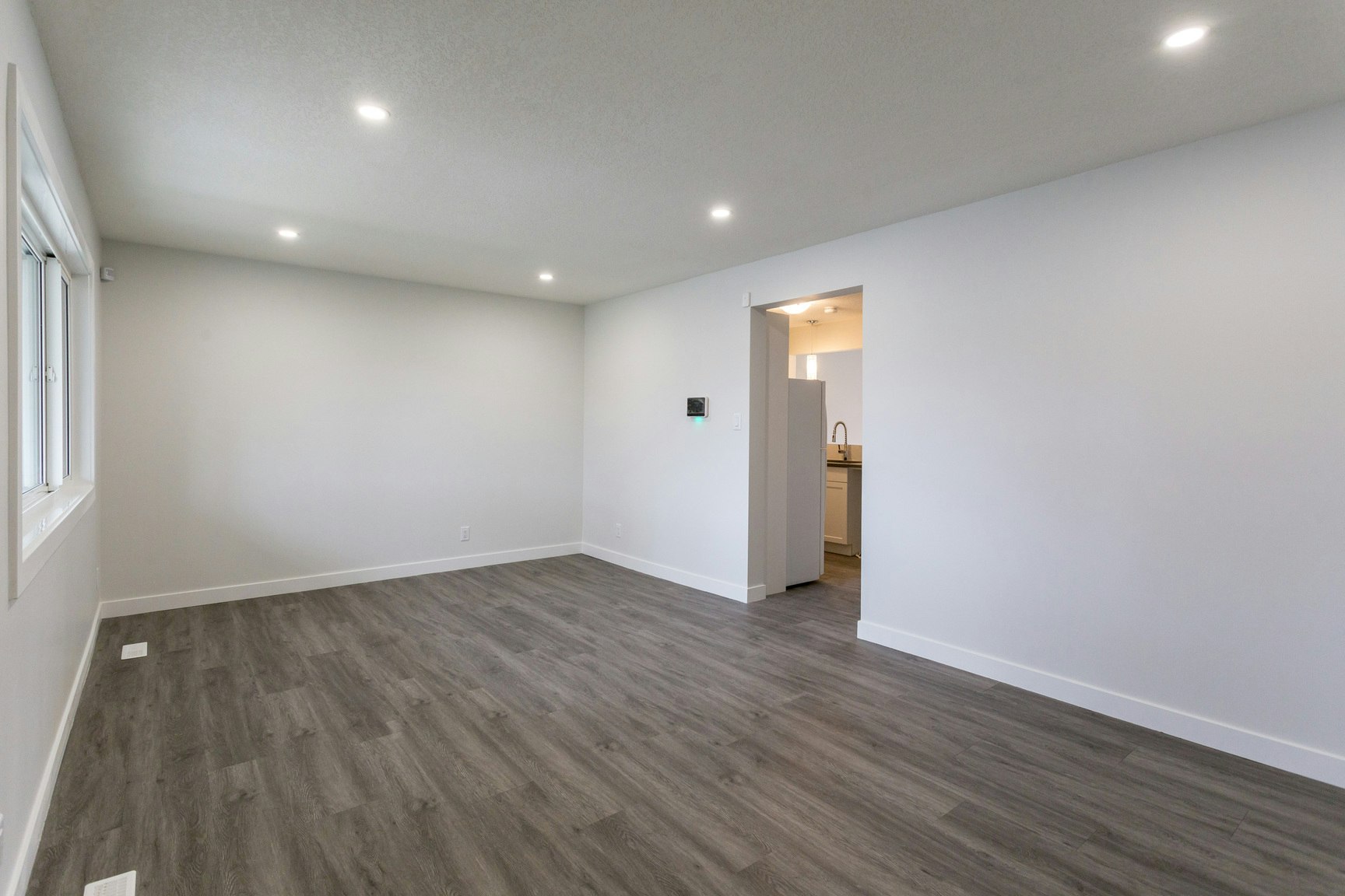 12020 102 Street Nw, Edmonton, AB, T5G 2G7
