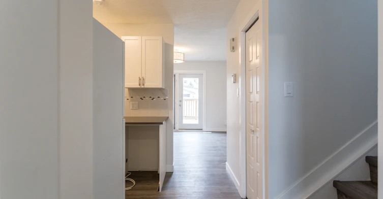 12020 102 Street Nw, Edmonton, AB, T5G 2G7 - 5