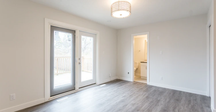12020 102 Street Nw, Edmonton, AB, T5G 2G7 - 9