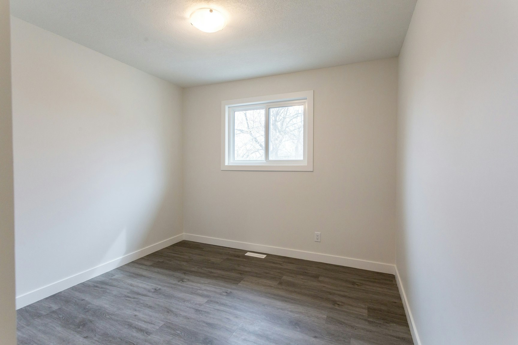 12020 102 Street Nw, Edmonton, AB, T5G 2G7 - 15