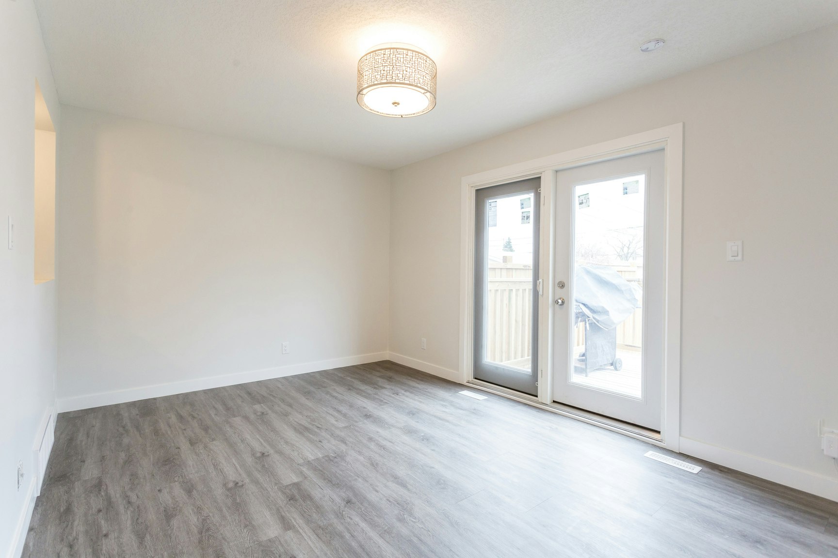 12020 102 Street Nw, Edmonton, AB, T5G 2G7 - 10