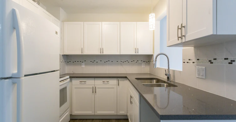 12020 102 Street Nw, Edmonton, AB, T5G 2G7 - 6