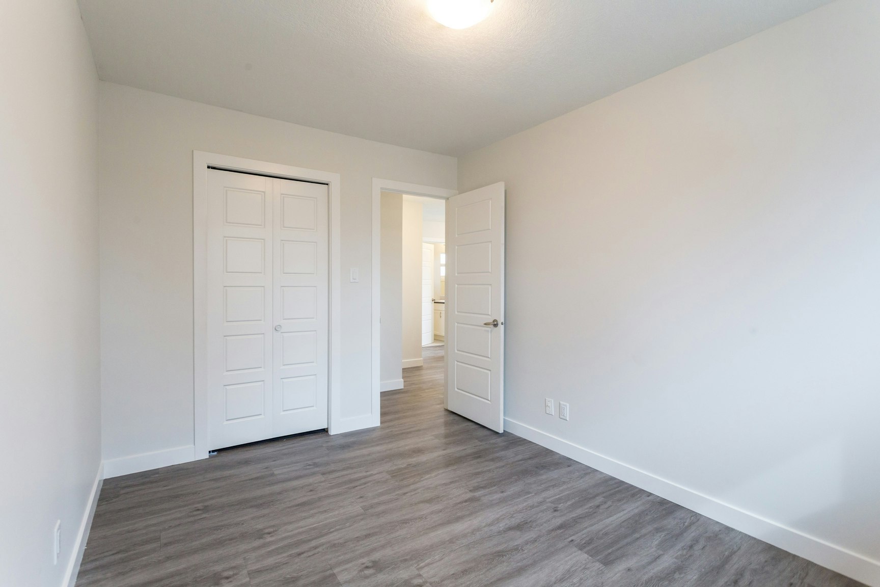 12020 102 Street Nw, Edmonton, AB, T5G 2G7 - 18