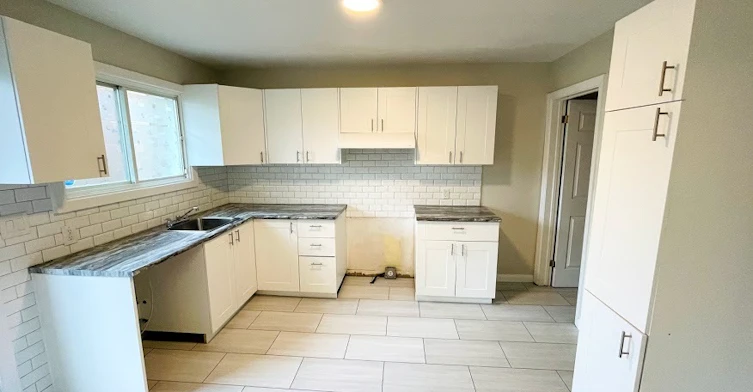 706 Hastings Avenue, Ottawa, ON, K1G 1N3 - 4