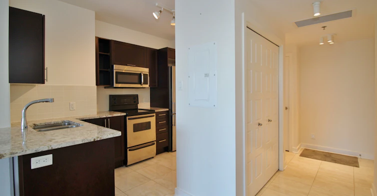 422-300C Lett Street, Ottawa, ON, K1R 0B8 - 4