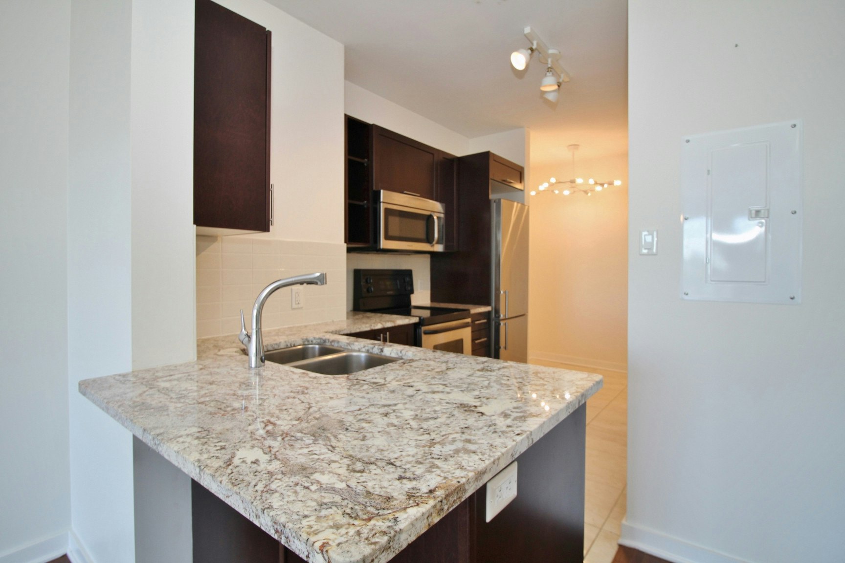 422-300C Lett Street, Ottawa, ON, K1R 0B8 - 9