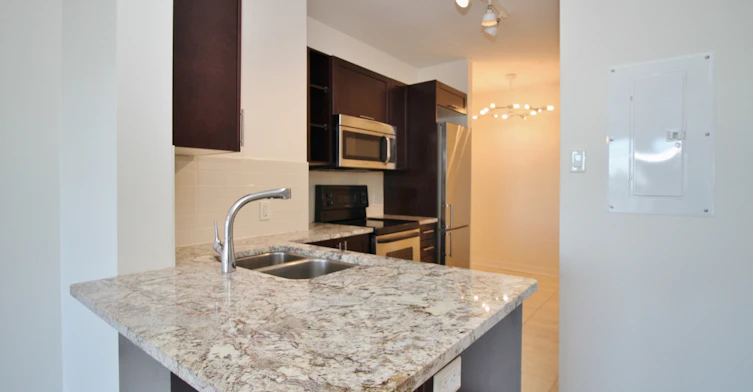 422-300C Lett Street, Ottawa, ON, K1R 0B8 - 9