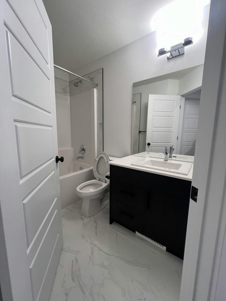 Crytallina Nera 178 Drive Avenue, Edmonton, AB, T5E 5S7 - 8