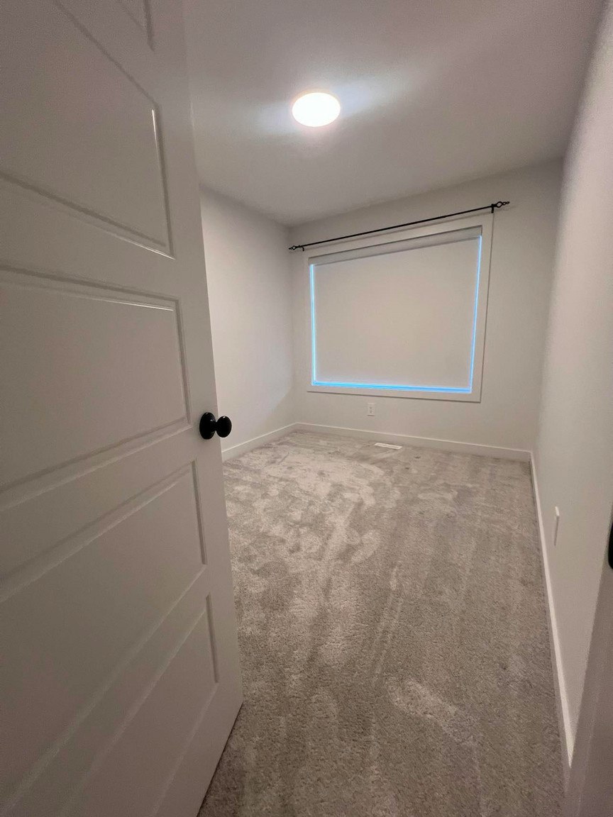Crytallina Nera 178 Drive Avenue, Edmonton, AB, T5E 5S7 - 10