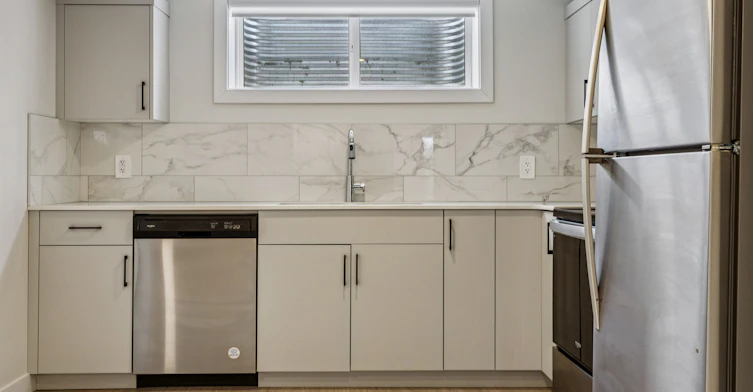Crytallina Nera 178 Drive Avenue, Edmonton, AB, T5E 5S7 - 8