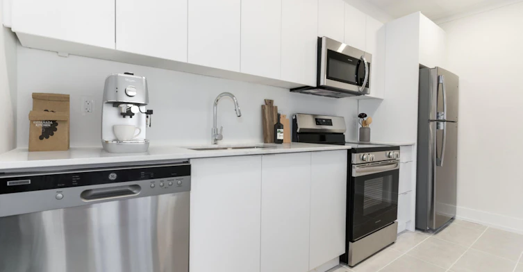 49 Glen Elm Avenue, Toronto, ON, M4T 1T7 - 4