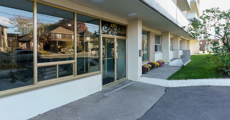 485 Eglinton Avenue E, Toronto, ON, M4P 1N2 - 4