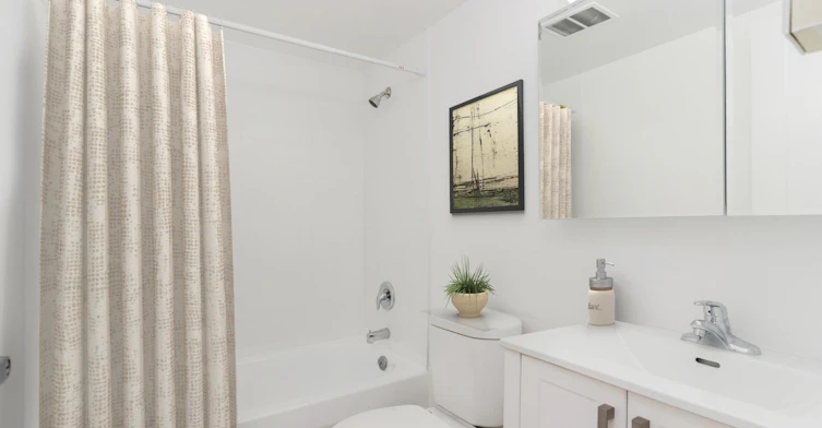 485 Eglinton Avenue E, Toronto, ON, M4P 1N2 - 13