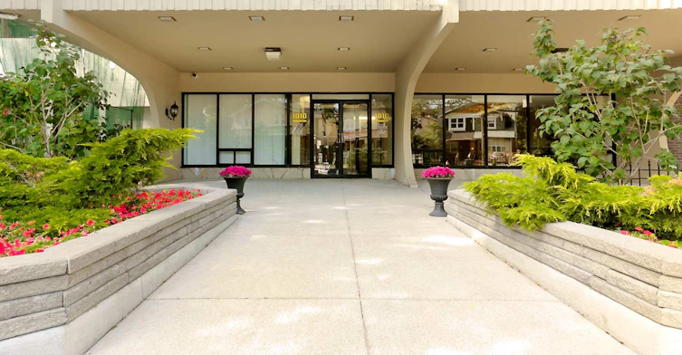 1010 Broadview Avenue, Toronto, ON, M4K 2R8 - 3