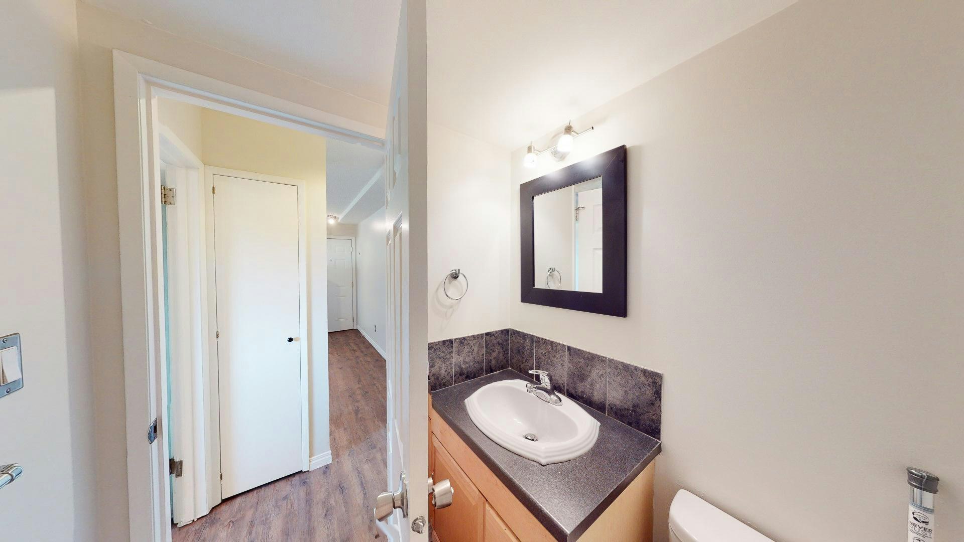 607 67 Avenue Southwest, Calgary, AB, T2V 0M3 - 7