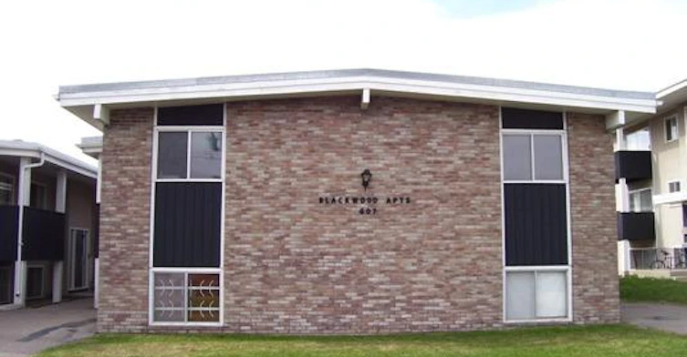 607 67 Avenue Southwest, Calgary, AB, T2V 0M3 - 9