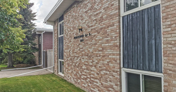 607 67 Avenue Southwest, Calgary, AB, T2V 0M3 - 8