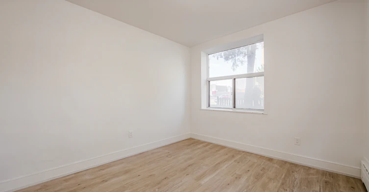 111 Cosburn Avenue, Toronto, ON, M4J 2L1 - 20