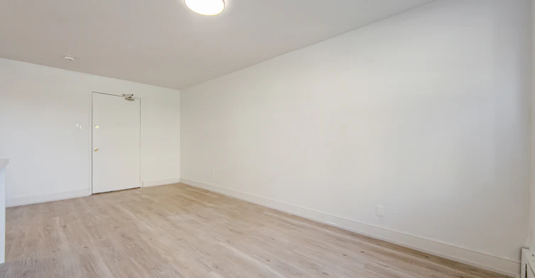 111 Cosburn Avenue, Toronto, ON, M4J 2L1 - 13