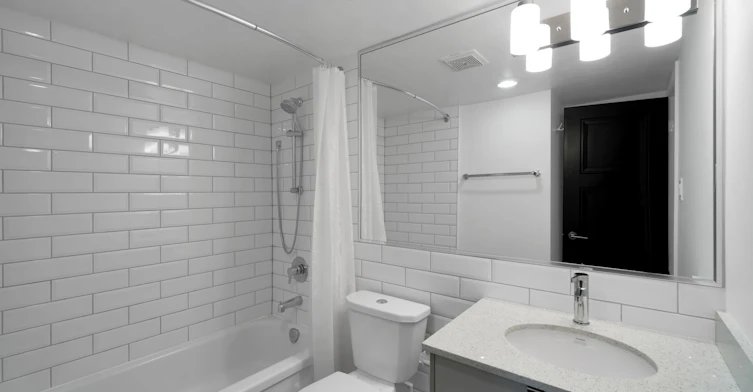 0202-130 W Keith Road, North Vancouver, BC, V7M 1L5 - 9