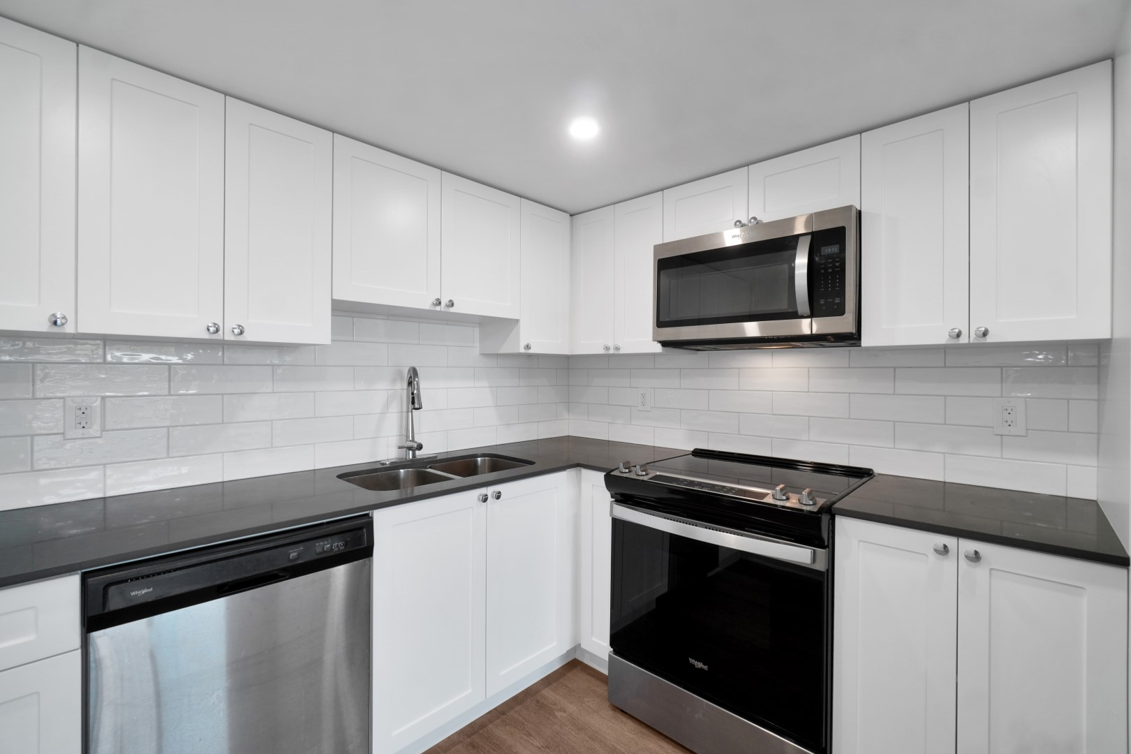 0202-130 W Keith Road, North Vancouver, BC, V7M 1L5 - 6