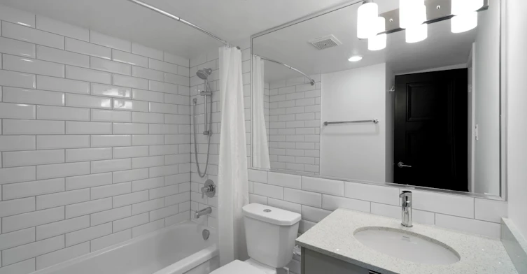 0204-130 W Keith Road, North Vancouver, BC, V7M 1L5 - 8