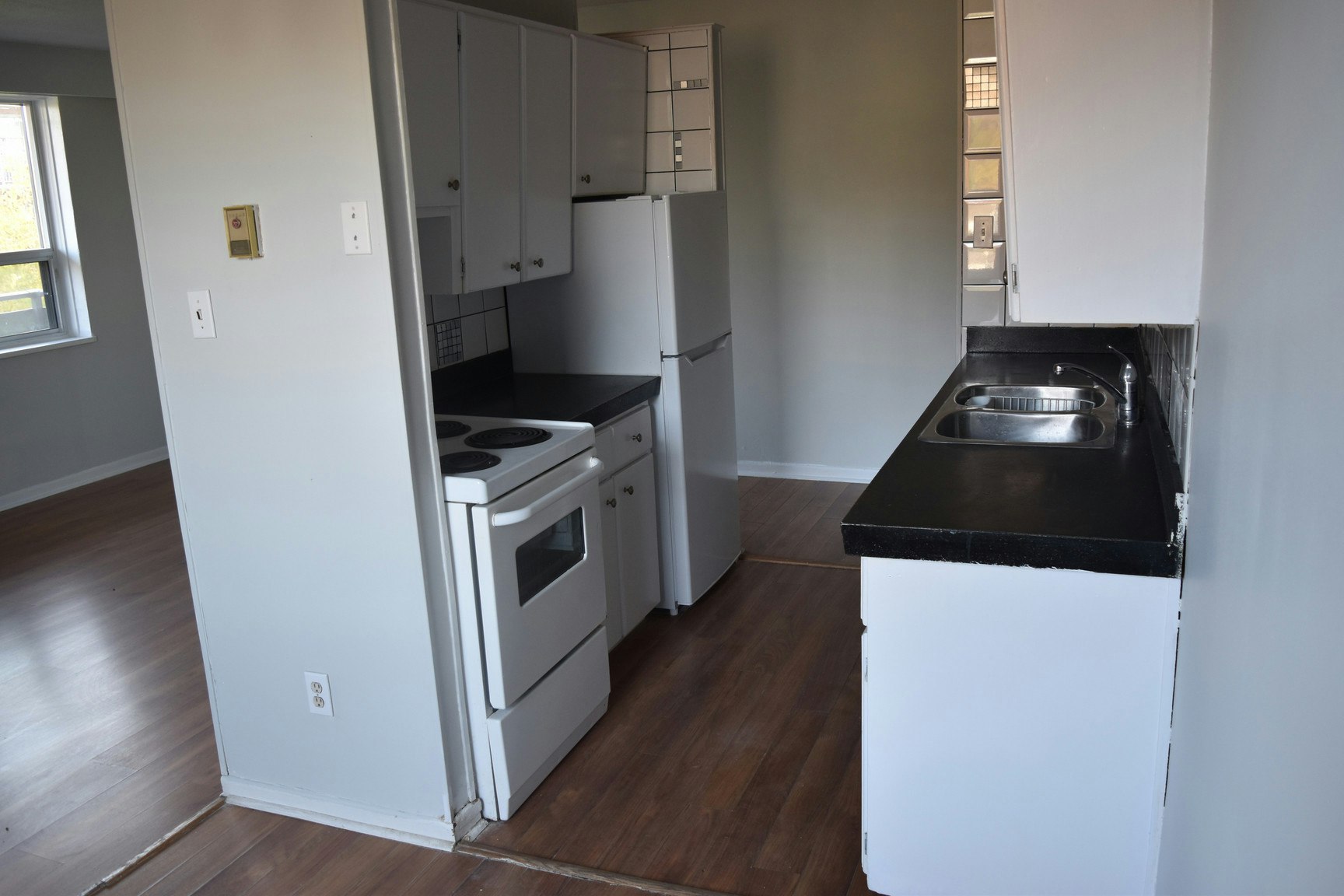 390 Guelph Line, Burlington, ON, L7R 3L4 - 5