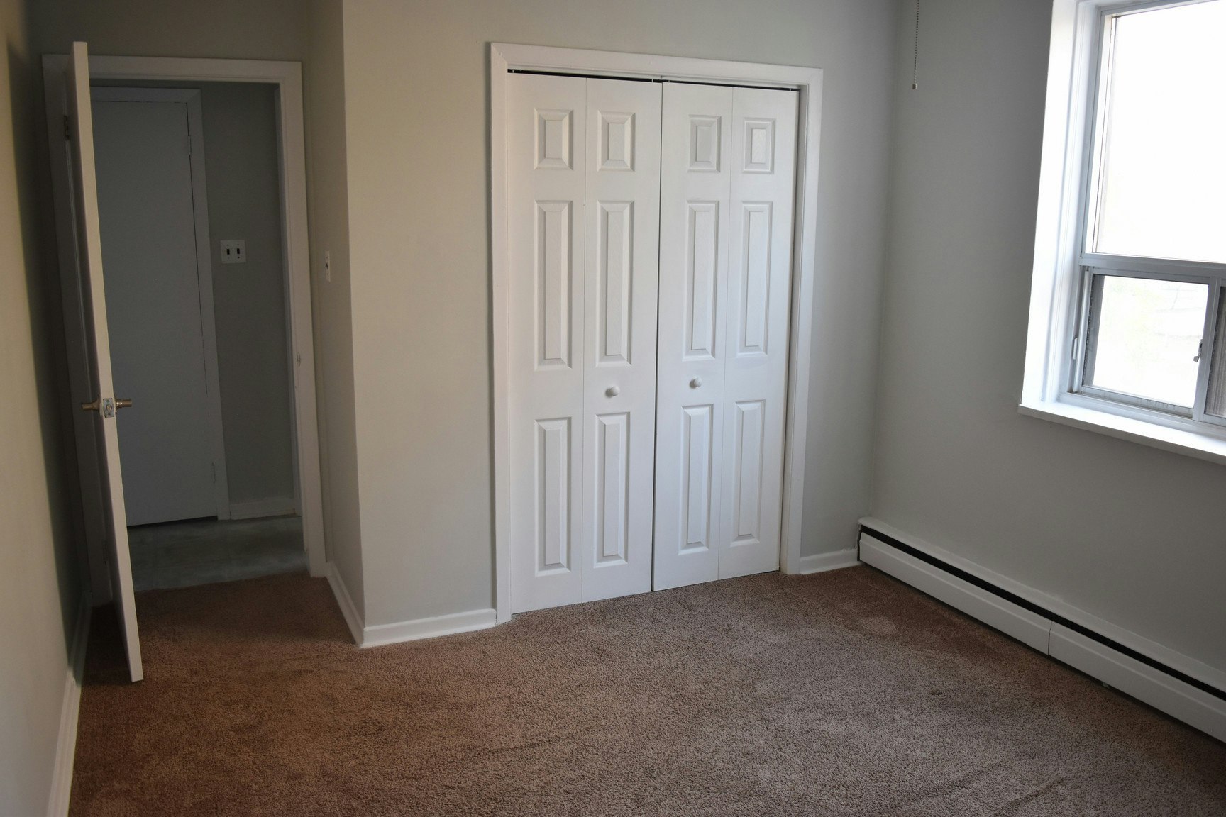 390 Guelph Line, Burlington, ON, L7R 3L4 - 2