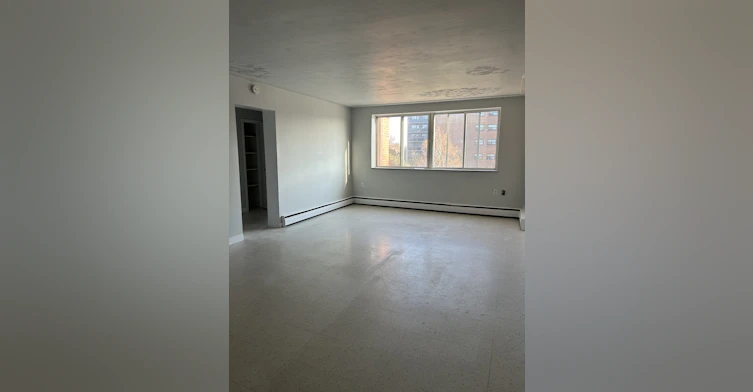 2393 New Street, Burlington, ON, L7R 1K1 - 4