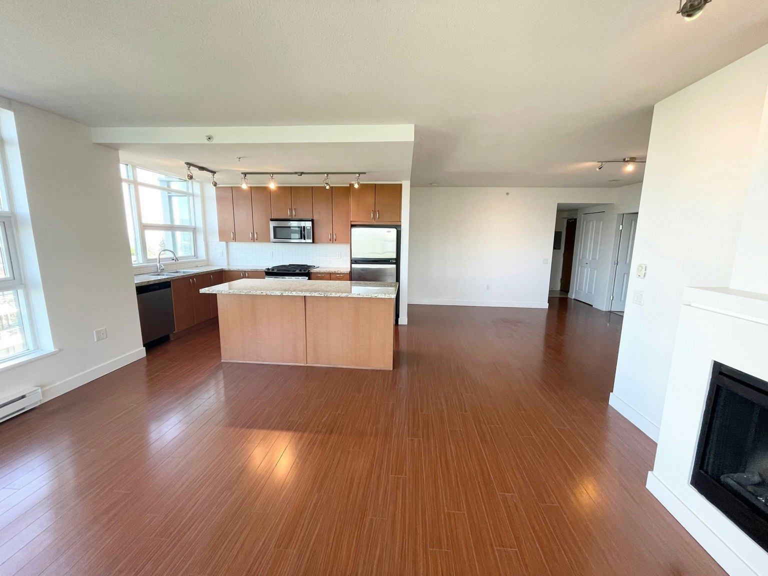 703-9188 University Crescent, Burnaby, BC, V5A 0A5 - 3