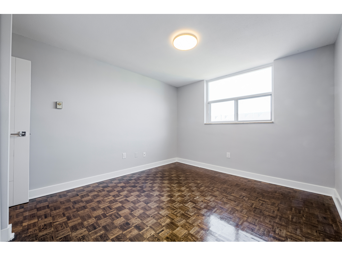 2506-70 Park Street East, Mississauga, ON, L5G 1M5 - 12