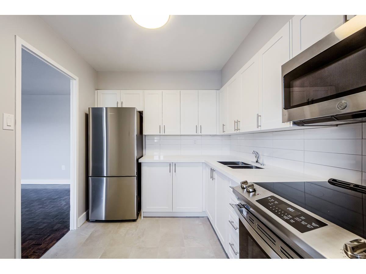 2506-70 Park Street East, Mississauga, ON, L5G 1M5 - 4