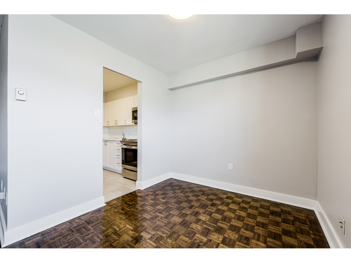 2701-70 Park Street East, Mississauga, ON, L5G 1M5 - 7