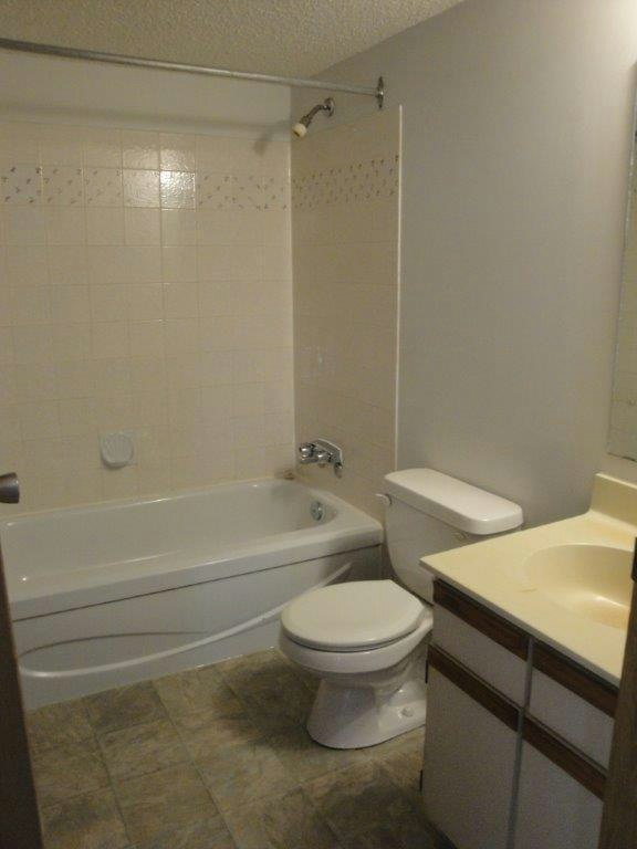 315 Kingsmere Boulevard, Saskatoon, SK, S7J 4J6 - 7