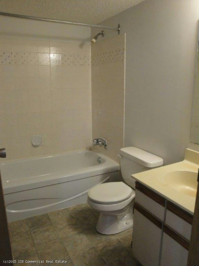 315 Kingsmere Boulevard, Saskatoon, SK, S7J 4J6 - 4