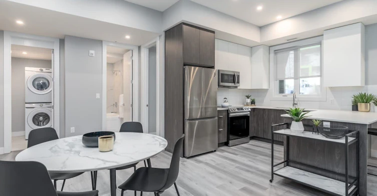 116 Street NW, Edmonton, AB, T5H 3M1 - 9