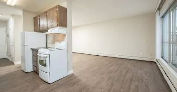 108-10305 108 Avenue, Edmonton, AB, T5H 3Z2 - 10