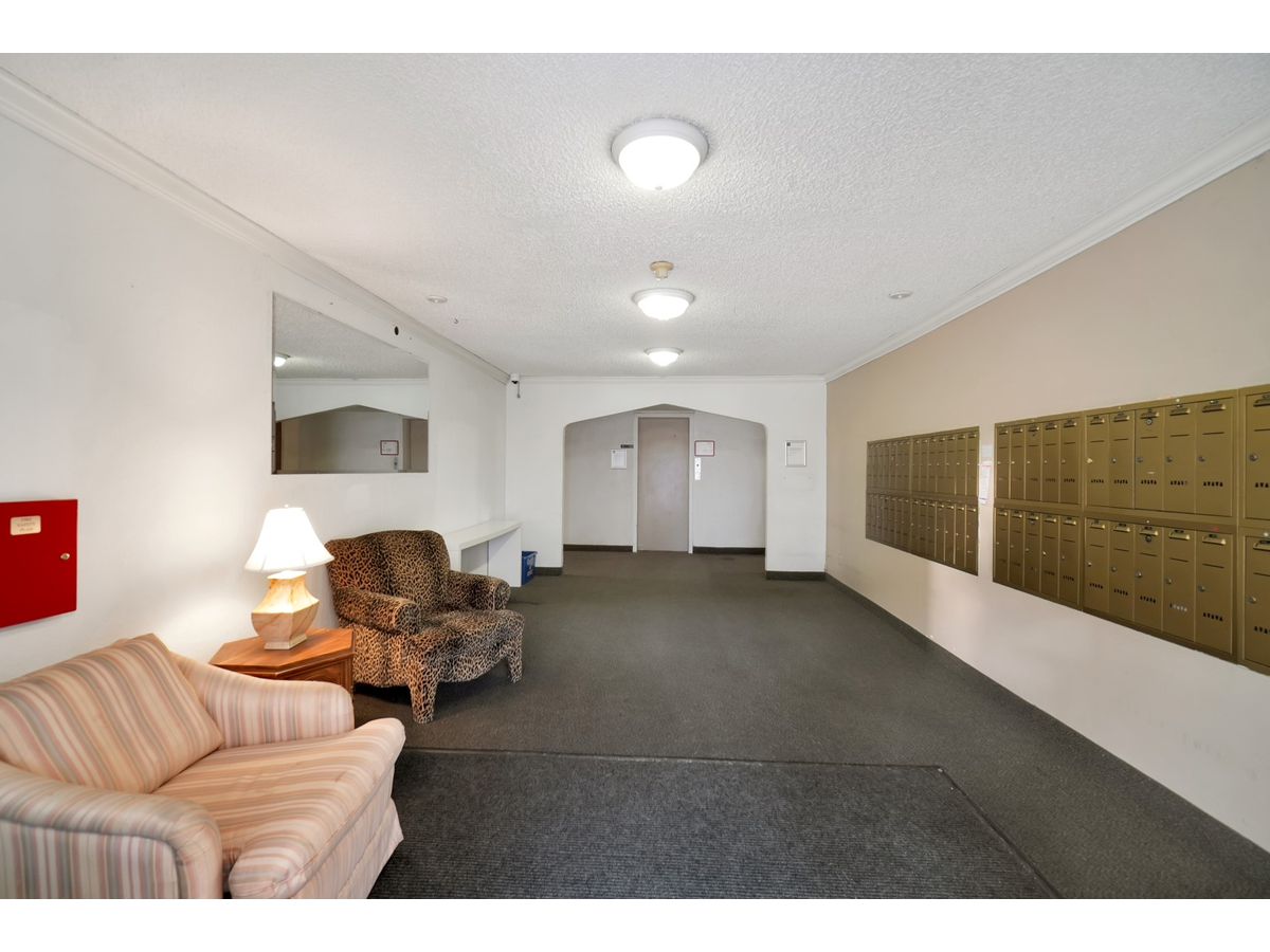 0220-820 Craigflower Road, Esquimalt, BC, V9A 6X2 - 17